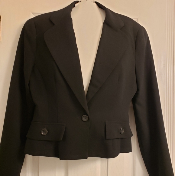 Guess Collection Cropped Black Blaser Size 2 - Picture 1 of 5